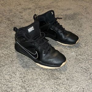 Black Nike Shoes